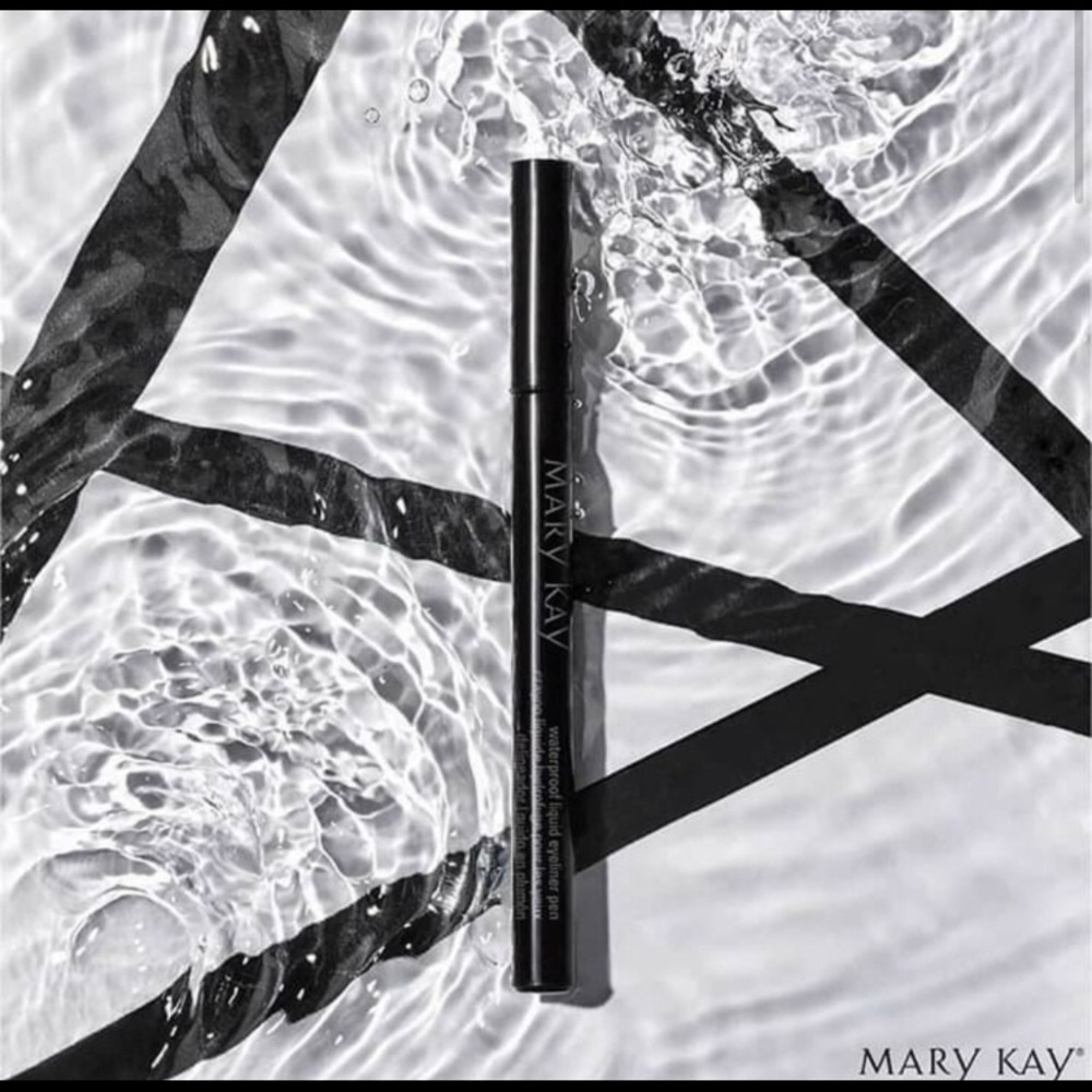 Waterproof black eye liner